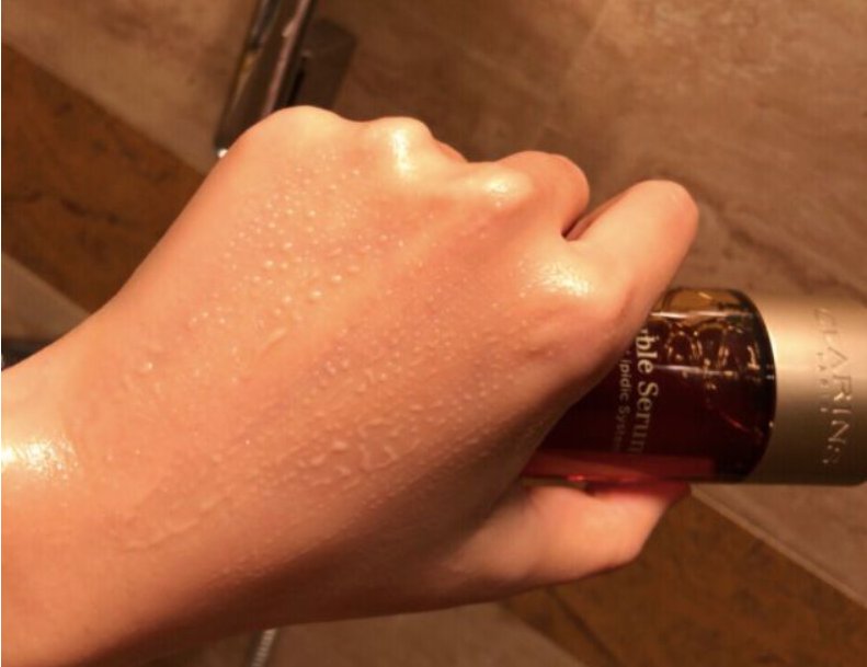 娇韵诗精华和雅诗兰黛精华哪个好?