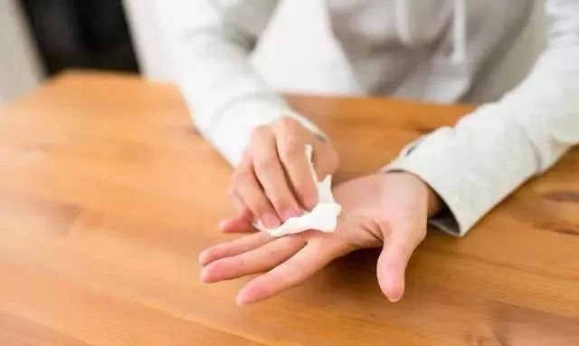 手汗很多怎么办?