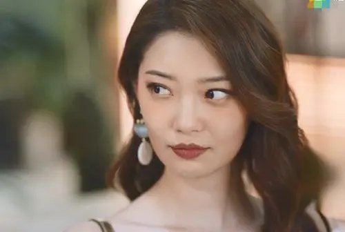 完美关系中邦尼的扮演者是谁？