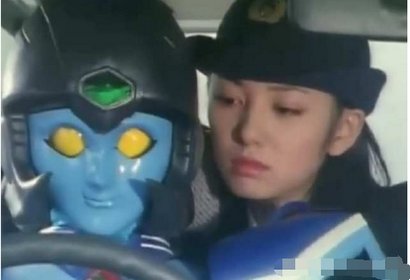 求铁甲小宝女警察图片 谢谢