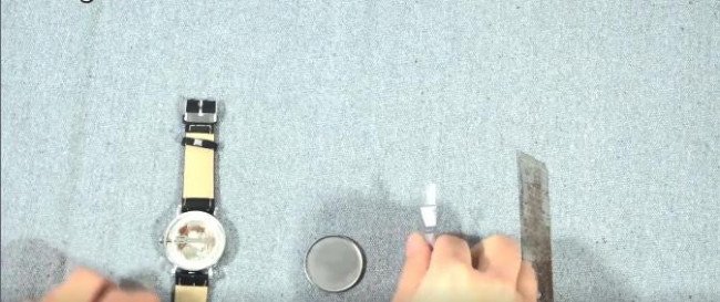 石英表怎么更换电池，怎么打开石英表后盖