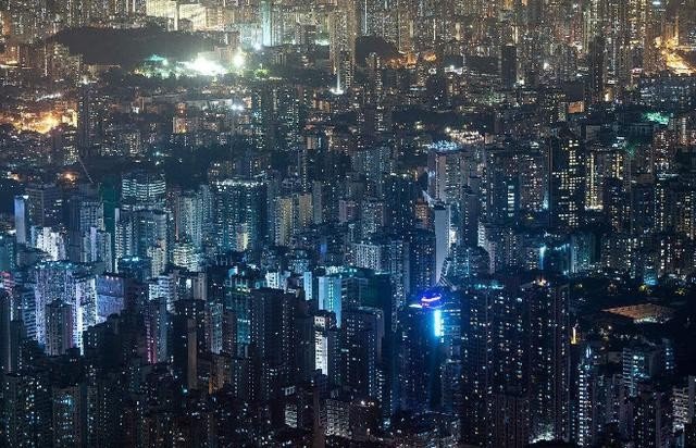 谁能举两个例子来说明:社会存在决定社会意识,社会意识反作用于社会存在