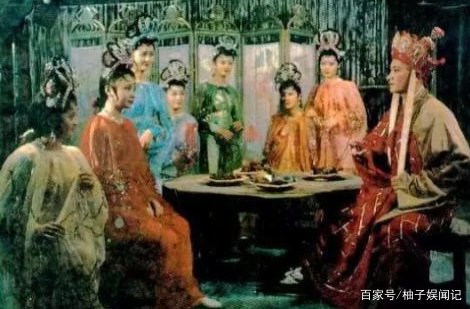 如来佛和弥勒佛的尊称，也和老君一样是天尊吗？