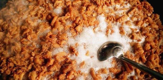 究竟猪油渣能不能吃？营养专家又是怎么说的？