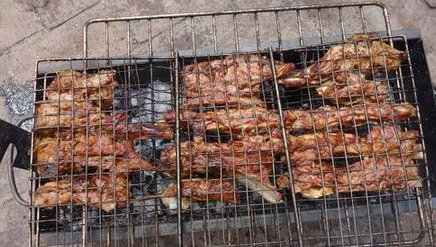 坝上草原的住宿条件怎么样？