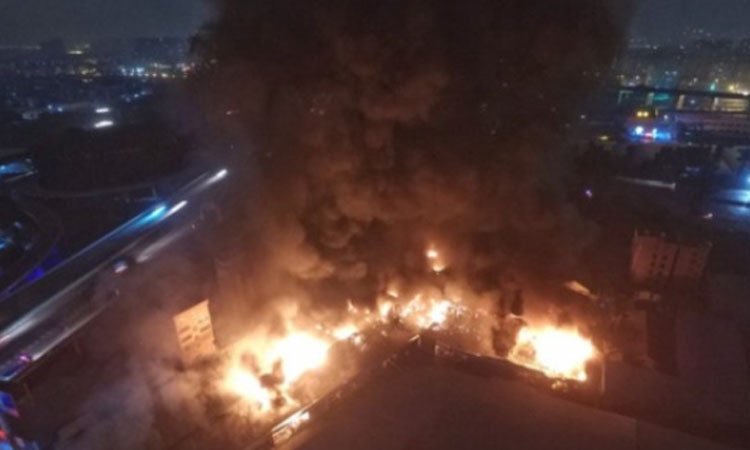 长沙一仓库突发大火，这起火灾是否有造成伤情和损失？