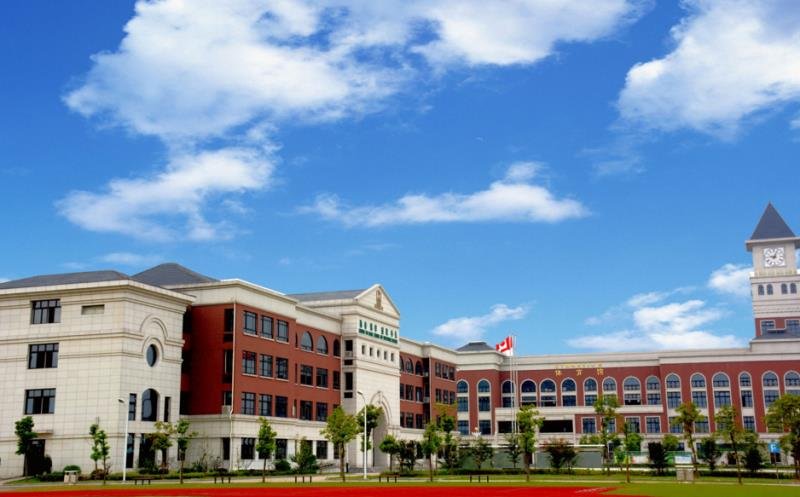 网传天津大学留学生闯入女更衣室,校方对此有何回应?