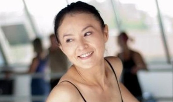 杨丽菁靠整容驻颜，李赛凤老到“认不出”，你怎么看？