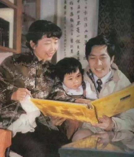 唐国强三次逼离婚，母亲去世女儿为何会化干戈为玉帛？