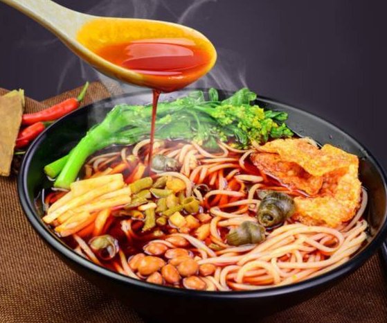 螺霸王否认螺蛳粉使用脚踩酸豆角，这个工厂会如何证实自己？