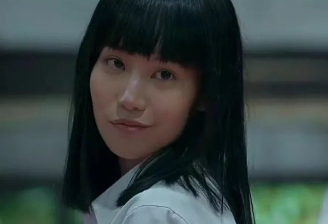 有看过《禁忌女孩》的朋友,可以详细解读一下每一集的剧情和细节吗?