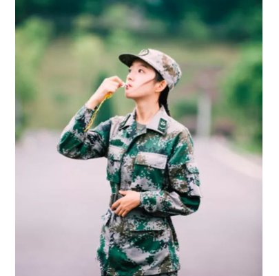 中南大学90后美女外表“萝莉” 教官如何走红？