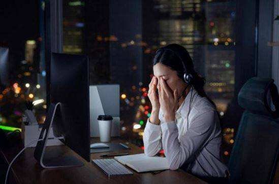 上海95后设计师猝死,生前自称天天熬夜,熬夜对身体的危害有哪些?