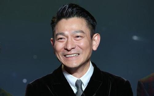 为什么有人说1999年红馆演唱会是刘德华公认的经典呢？