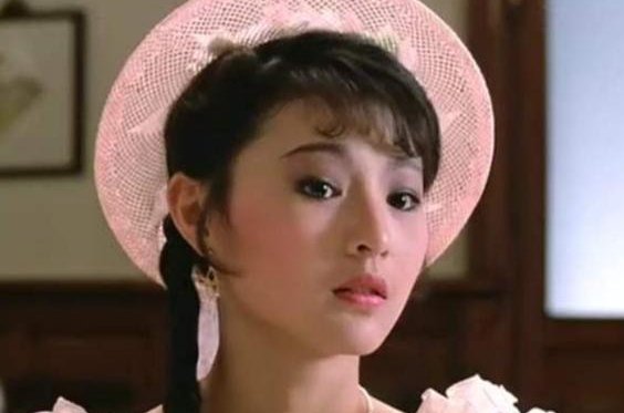 杨丽菁靠整容驻颜，李赛凤老到“认不出”，你怎么看？