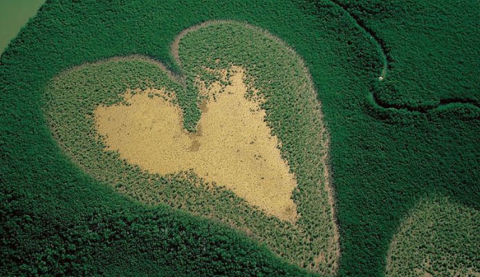 求世界九大心形岛屿的介绍(请附带图片)
