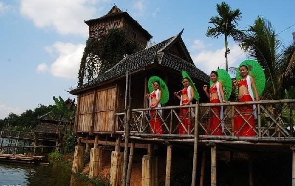 西双版纳民族风情园游玩攻略有哪些？