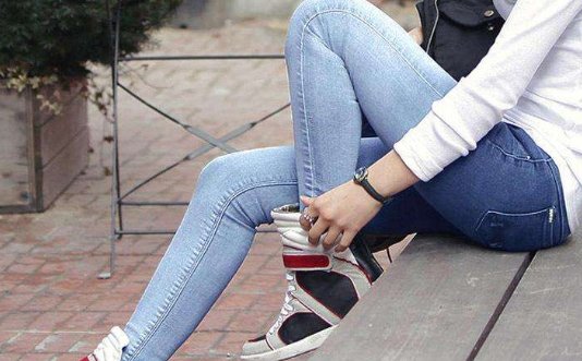 女士牛仔裤哪个牌子好？