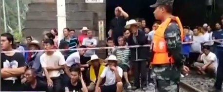 成昆铁路甘洛段山体崩塌，跟前段时间的泥石流有关系吗？