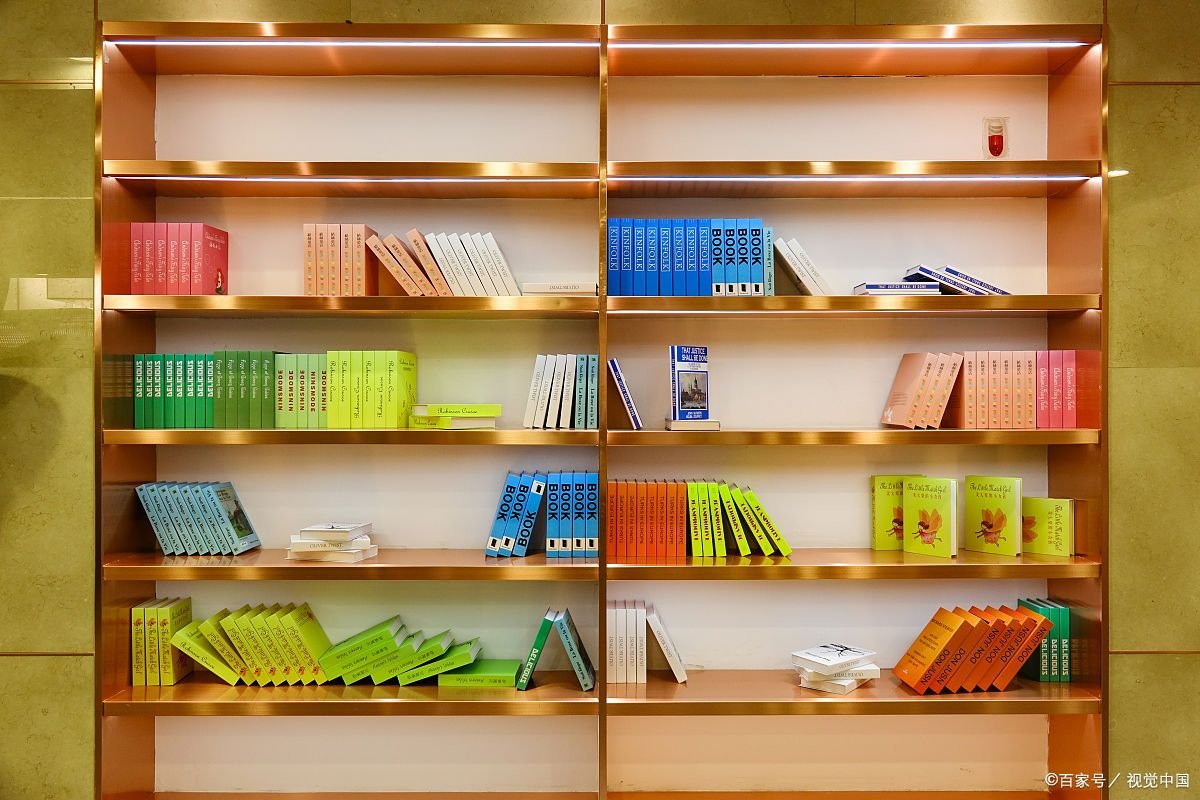 《了不起的盖茨比》中主角盖茨所处的社会背景具体是怎么样的？