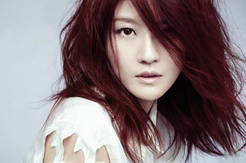 雨的气息是回家的小路是粱静茹哪首歌里面的歌词？