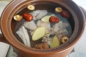 炖鸡汤放香菇好吗?