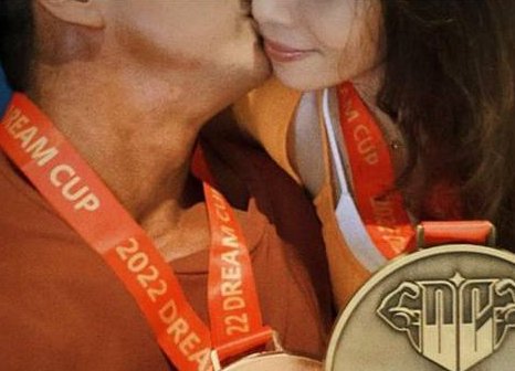 李沛旭官宣结婚，并晒出和两人的婚戒，他的女友是谁？有何来头？