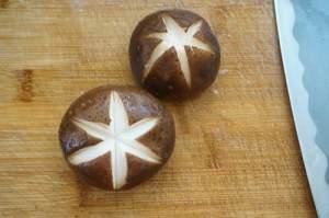 炖鸡汤放香菇好吗?