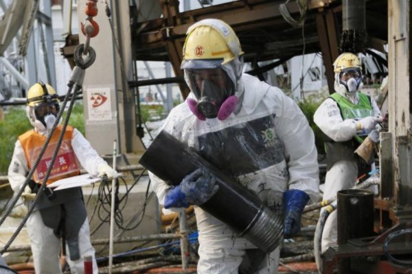 韩国总统文在寅欲起诉日本核污水入海，你支持他的举动吗？