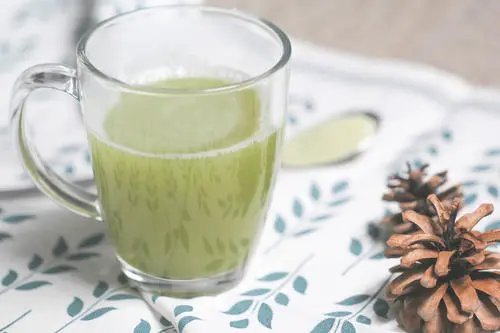 东莞奶奶用放置4年冬瓜水喂孙女致中毒，该事故中我们吸取到什么教训？