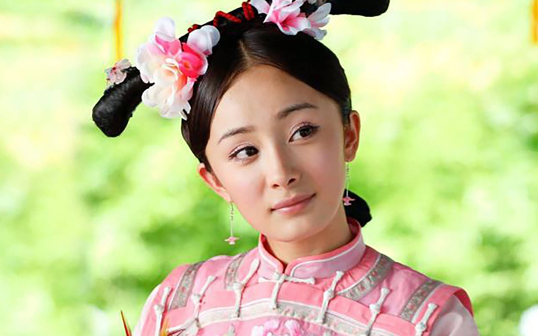 杨幂唱《爱的供养》，这首歌是你的青春记忆吗？