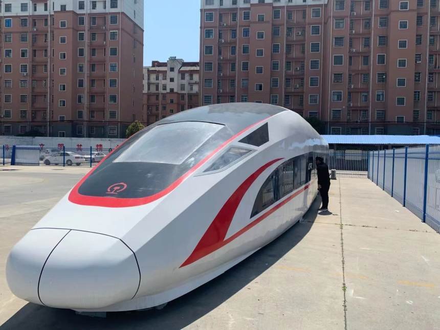 大妈高铁吸烟导致触发警报，她下跪求饶，为何高铁上禁止吸烟？