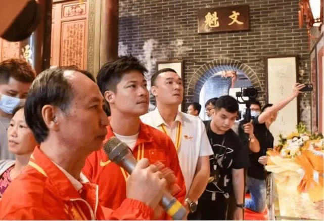 苏氏祖祠独家回应:苏炳添是苏东坡第29代孙!这个身份给苏炳添增了光?