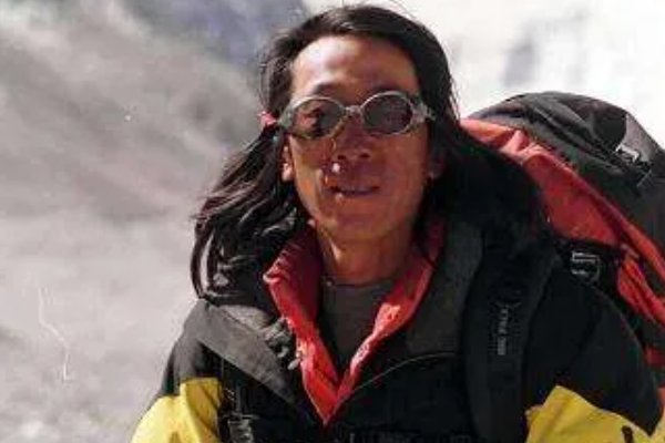 登上珠穆朗玛峰的人都有哪些？