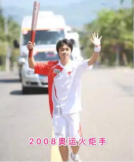 中国电竞第一人李晓峰谈论Faker手抖，却被女网友怒怼，你怎么看？