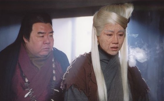 电视剧《奔月》的主题曲和片尾曲？