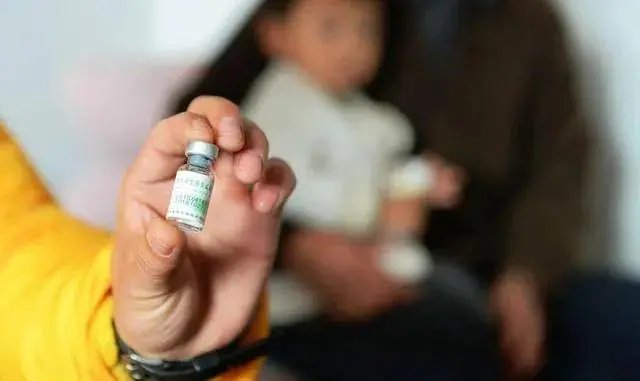 西安一婴儿住院4天花55万元,天价医疗费惹争议,院方对此有何回应?