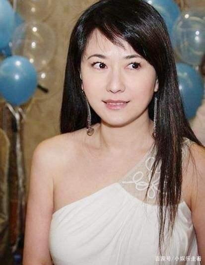 颜值不输萧蔷,为自由摆脱豪门拒绝10亿赡养费 ,戈伟如如今过得怎样?