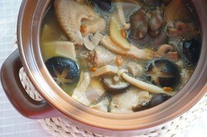 炖鸡汤放香菇好吗?
