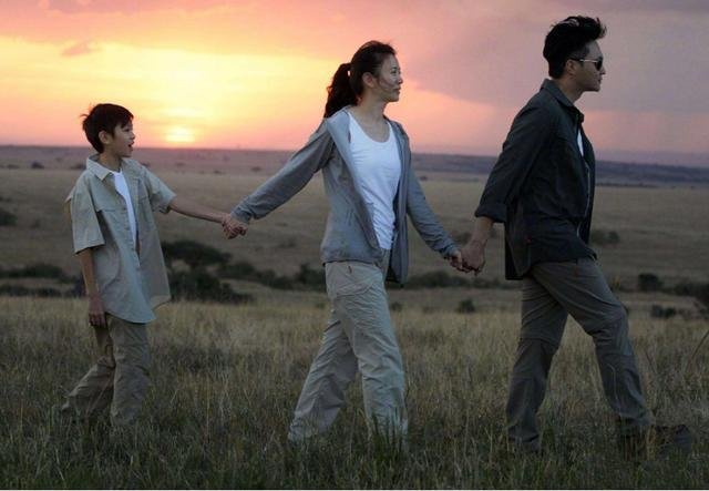 袁咏仪被赌王包养，还与罗兆辉暧昧不清，究竟凭什么让张智霖独宠27年？