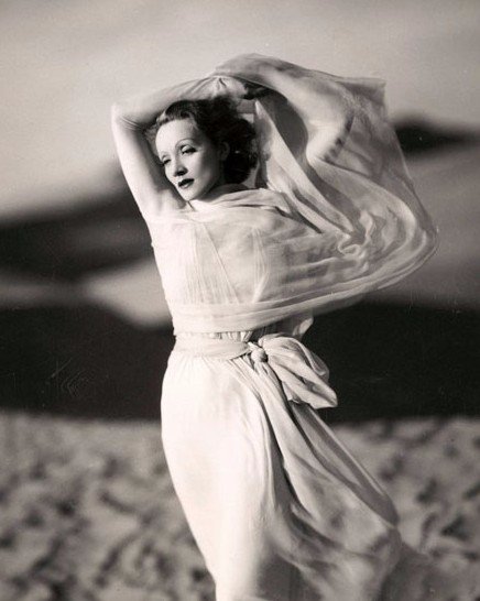 好莱坞女星玛琳·黛德丽是谁？