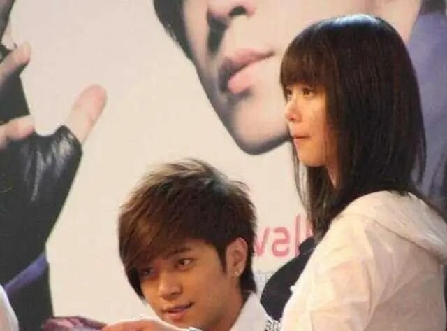 罗志祥为干女儿庆生，女孩母亲十几年如一日，你觉得周扬青委屈吗？