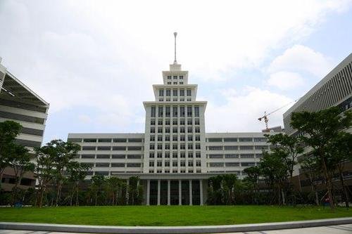 哈尔滨高校女生厕所产子一事引发热议，此事都给我们带来了什么反思？