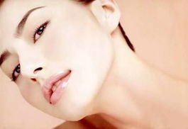 治疗雀斑的最佳方法是什么呀？