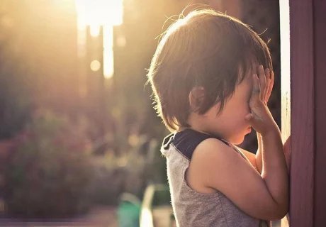 教育局通报小学生被老师砍伤事件，那么此事背后的真相到底是什么？