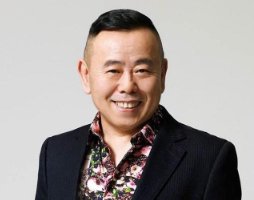 潘长江到县城演出引发轰动，观众为看他都做了什么？