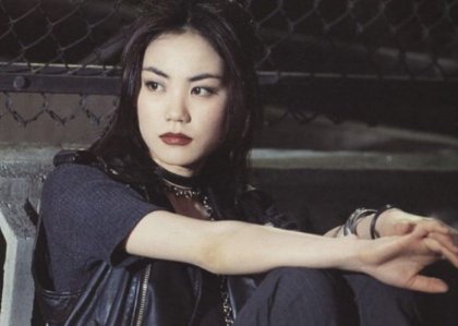 港媒曝王菲为谢霆锋产子，疑生产照流出，俩人近况说出实情，实情是什么？