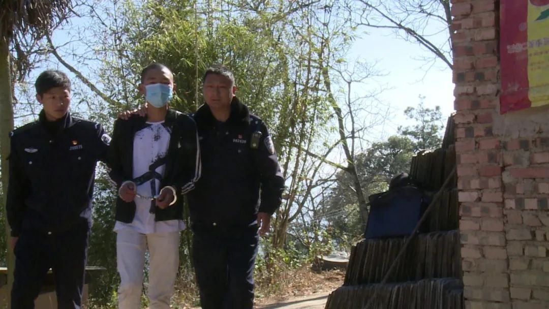 东莞一男子在公交车上行凶致2死3伤，他作案的动机是什么？