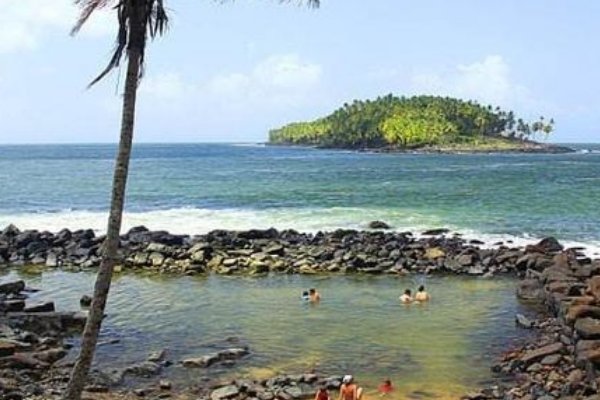 中间明明隔着大西洋的巴西和法国，为何会被称为是邻国？