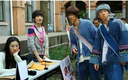 刘亦菲素颜真美，爱情电影《恋爱通告》，演绎的是平凡俗套故事？